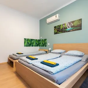 Apartament K52, Budapeszt
